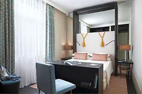 Superior Queen Room with Limited View