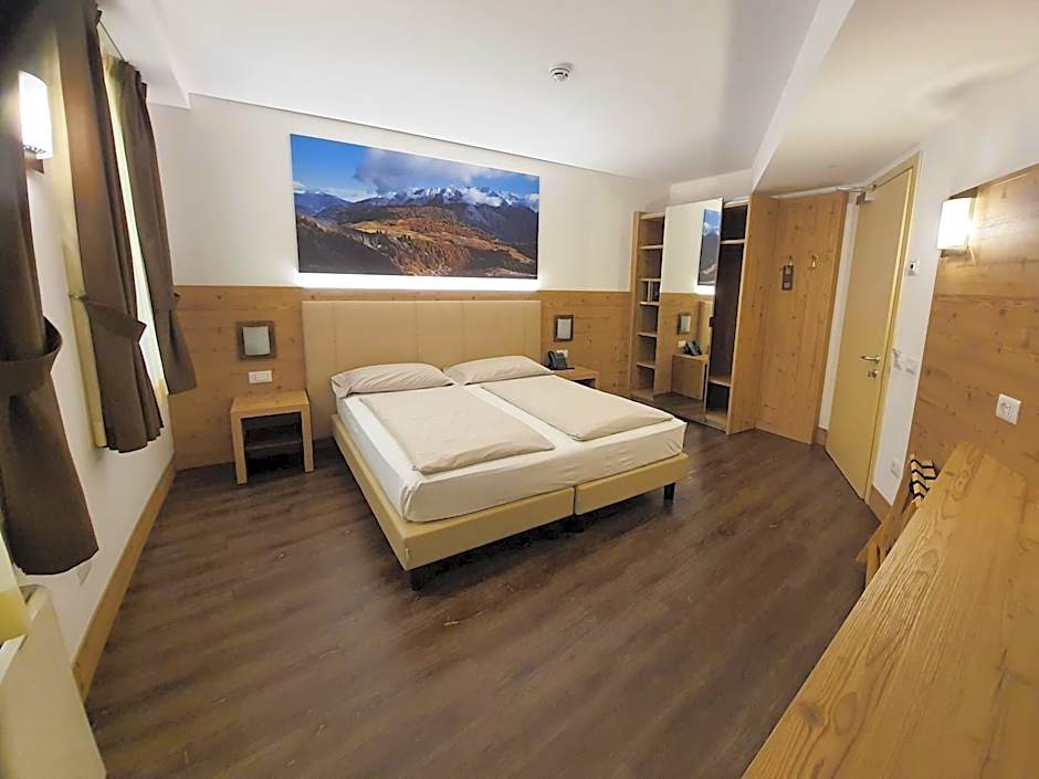 Photo 1 of 6 of Double Room with Private Bathroom