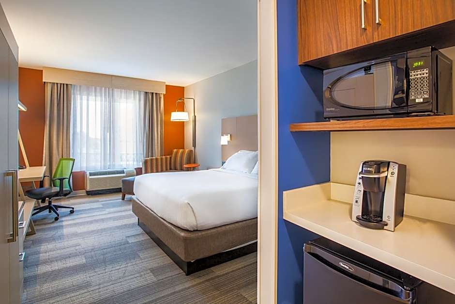 Holiday Inn Express & Suites Lexington Park California By IHG