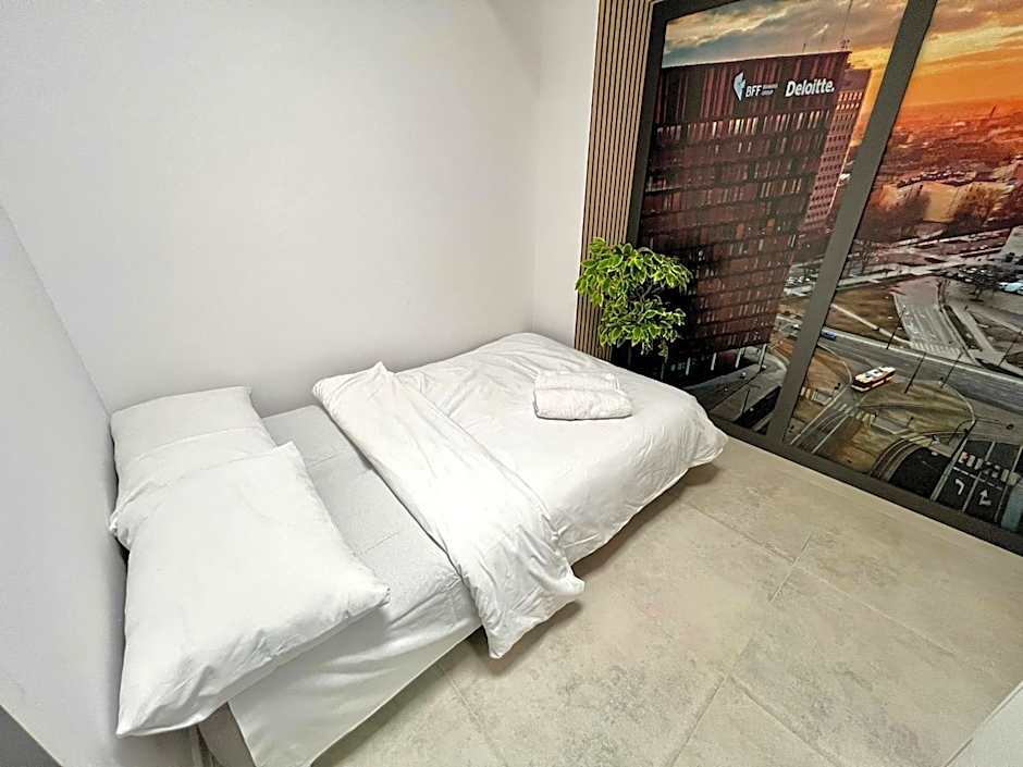 Royal Aparthotel Zamenhoffa 1/3