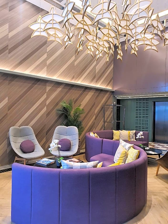 The Quart Ruamrudee by UHG