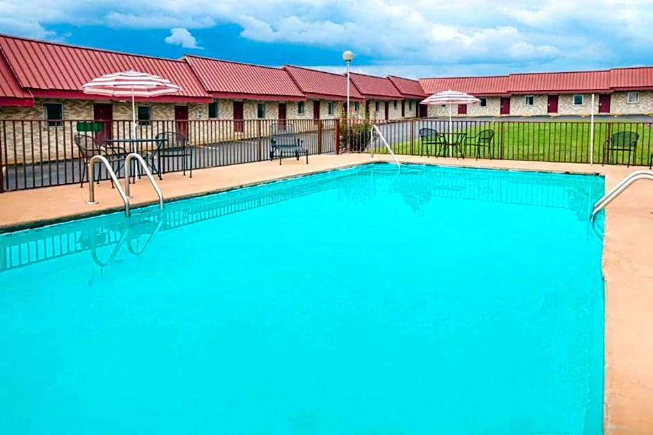 Ozark Junction mountain view by OYO