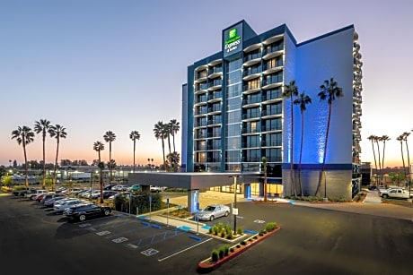 Holiday Inn Express & Suites Santa Ana - Orange County By IHG