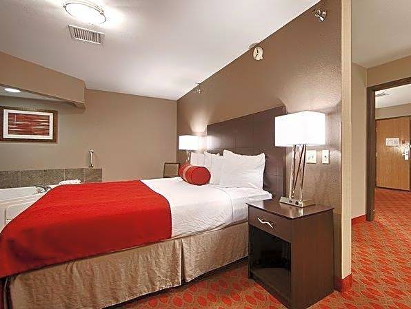 Baymont by Wyndham Brooklyn Center