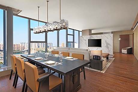 Courtyard by Marriott Luoyang