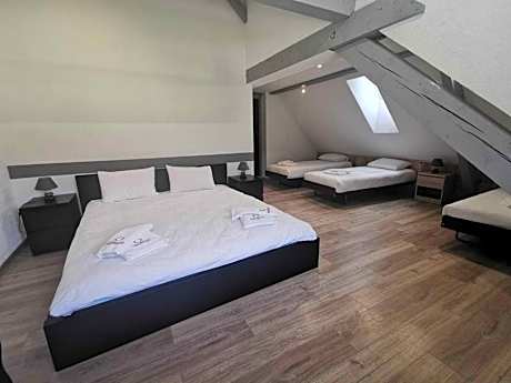 Deluxe Family Room