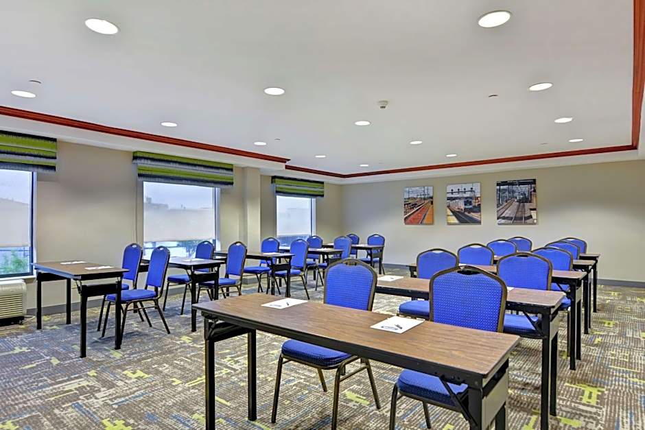 Hampton Inn By Hilton & Suites Newark-Harrison-Riverwalk