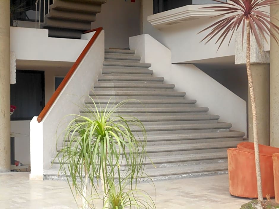 Hotel Puente Real