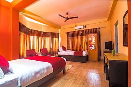 Deluxe Double or Twin Room with Balcony