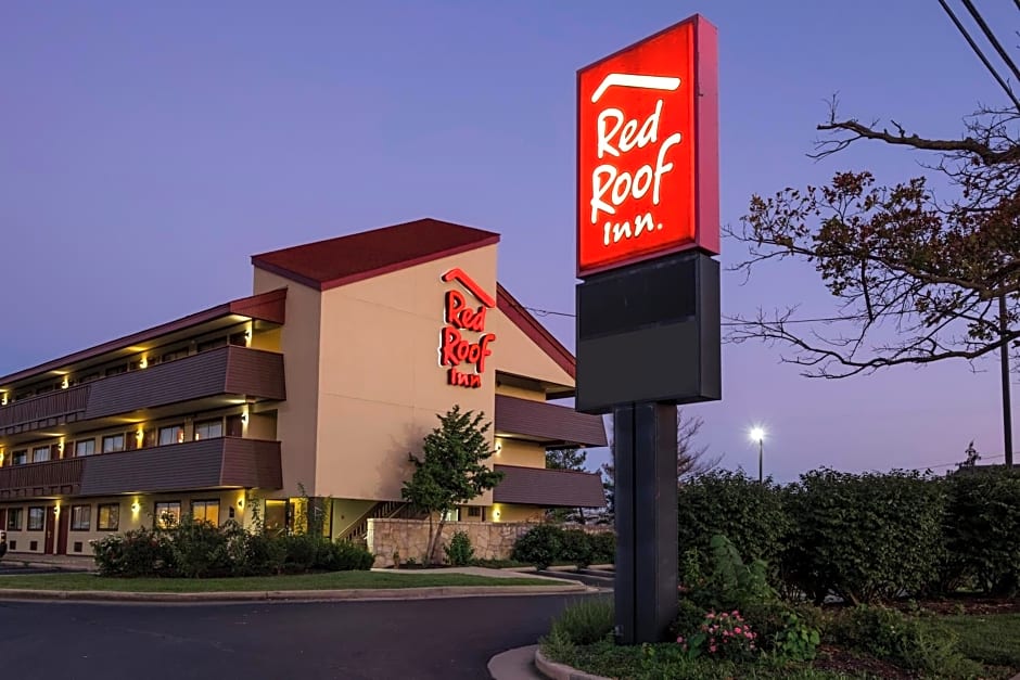 Red Roof Inn - Cincinnati Sharonville