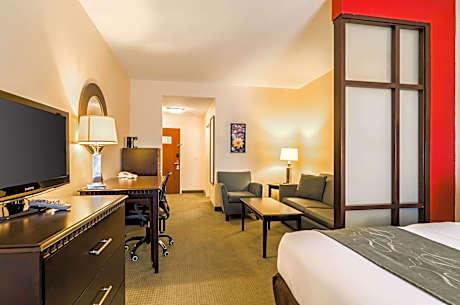 2 Queen Beds Suite Nonsmoking Accessible