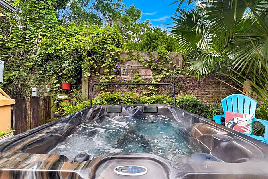 Historic Inn in the Marigny, blocks to French Quarter