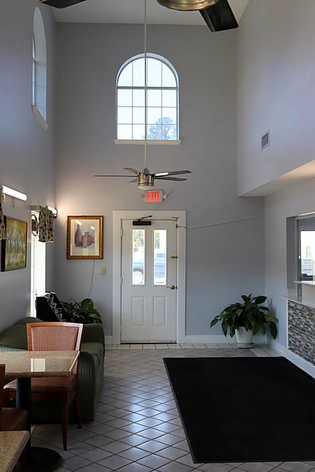 Woodstream Inn