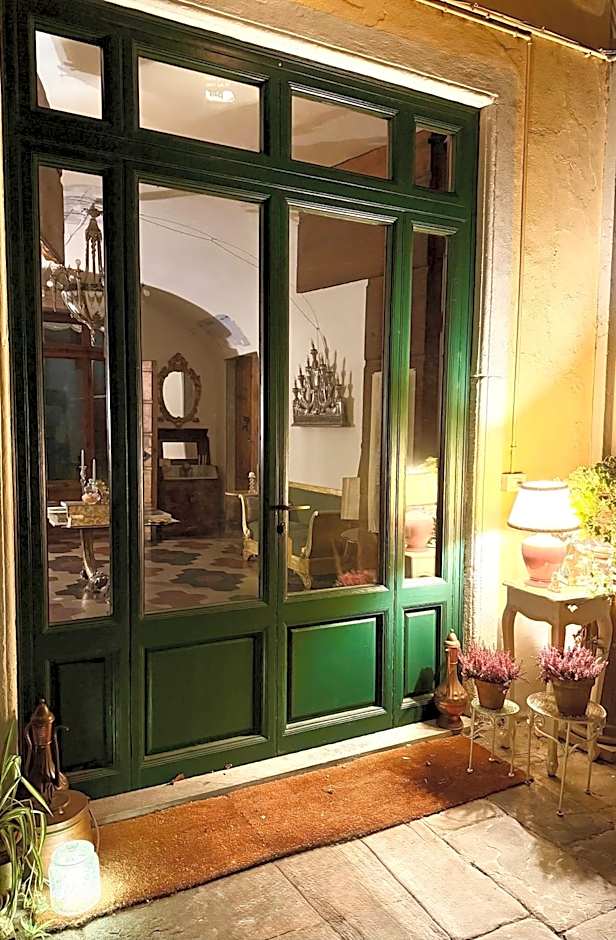 Villa La Dogana - B&B with a lovely garden - Private parking - Slow living in an old-fashioned historical home