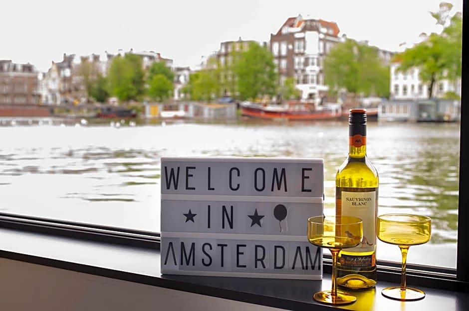 Houseboat Amsterdam - Room with a view