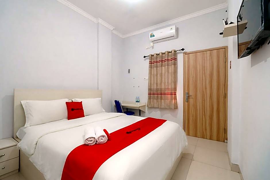 RedDoorz near Pantai Barat Pangandaran 2