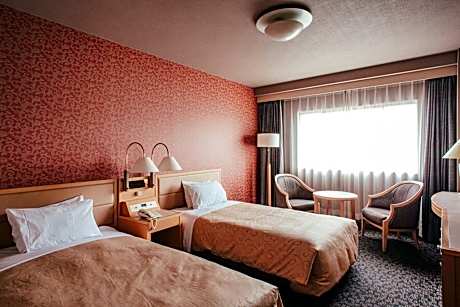 Twin Room with River View - Non-Smoking