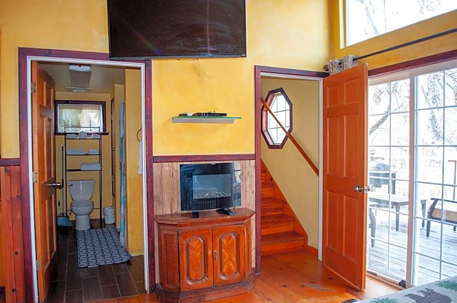 Sequoia River Front Cabins