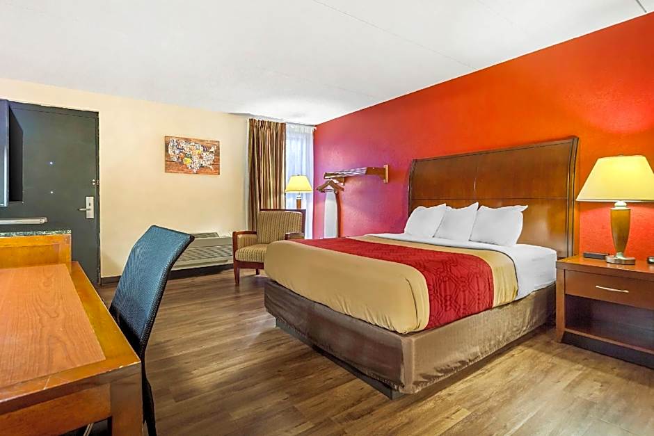 Econo Lodge Inn & Suites Brookings