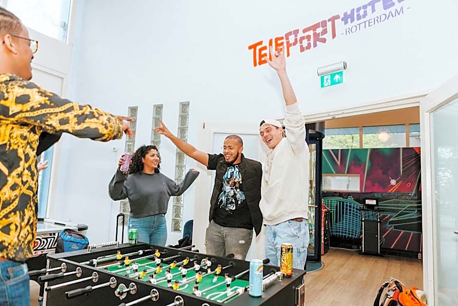 Rotterdam Teleport Hotel