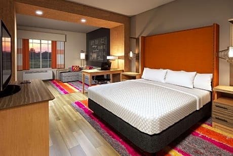 1 King Bed, 1 Bunk Bed, Family Suite, Non-Smoking