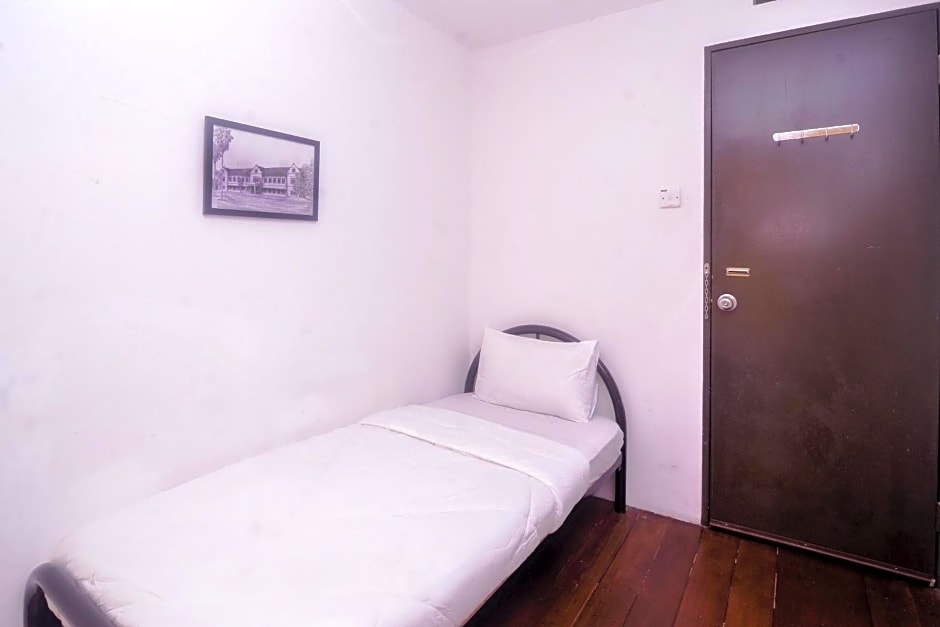 SPOT ON 89886 Backpacker's Stay Services