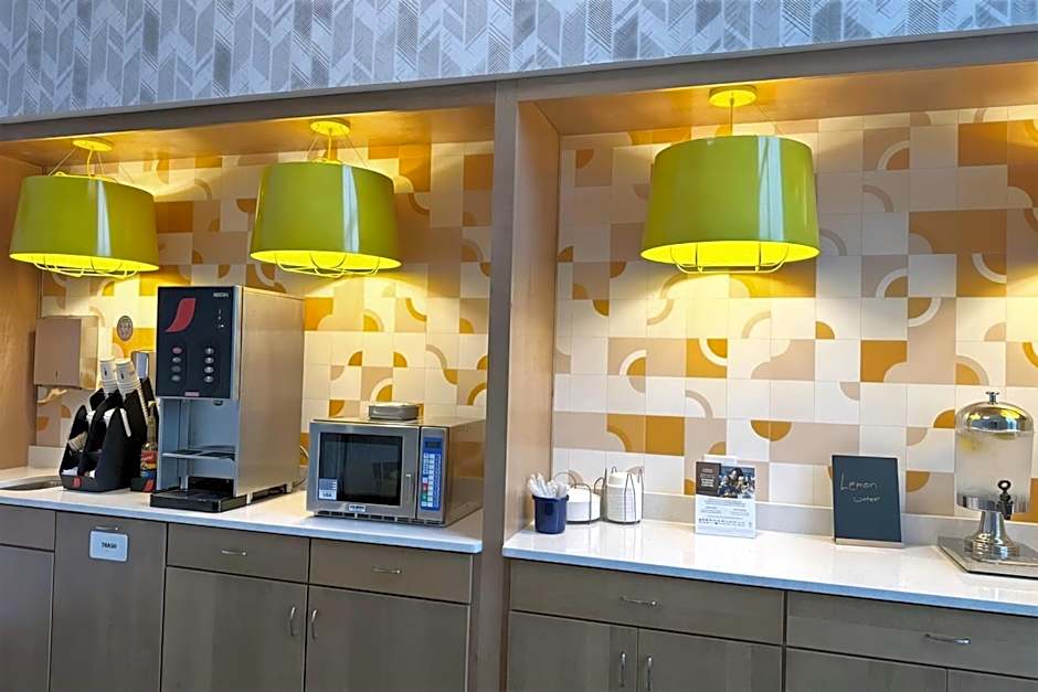 Days Inn & Suites by Wyndham Wausau