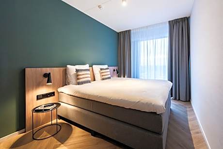 Large 1 Bedroom Apartment with Sofa Bed