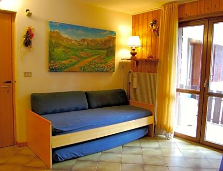 Two-Bedroom Apartment (6 Adults)