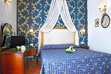 Deluxe Triple Room with Sea View
