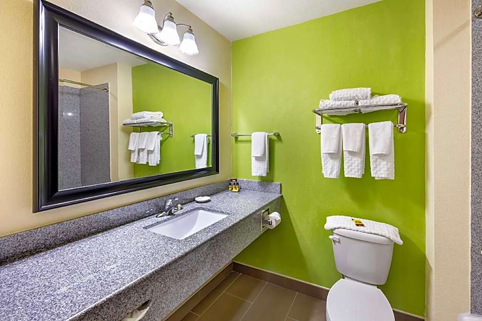 Best Western Plus Pratt