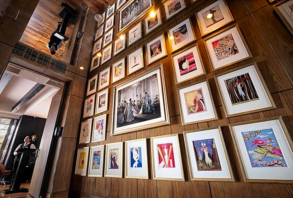 The Singular Santiago