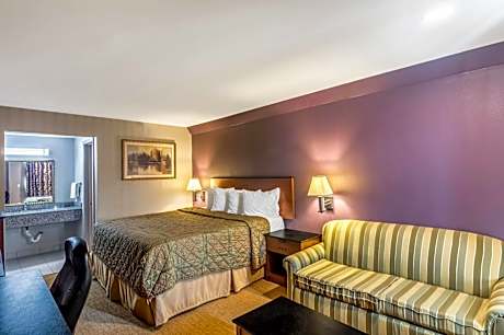 Rodeway Inn Arlington Entertainment District Area