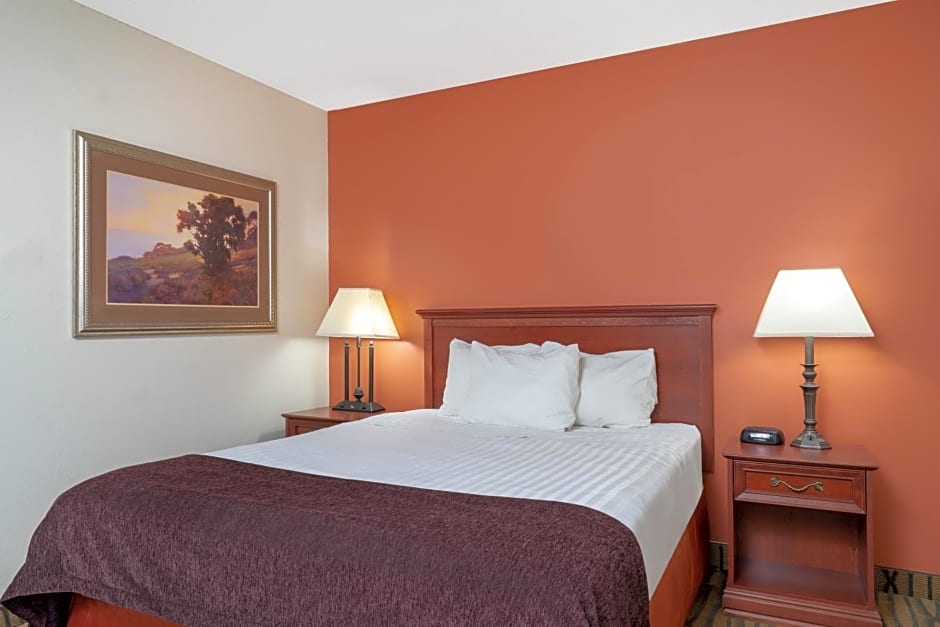 AmericInn by Wyndham Rogers