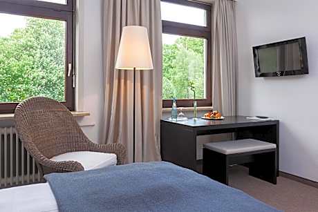 Standard Single Room - Land Side