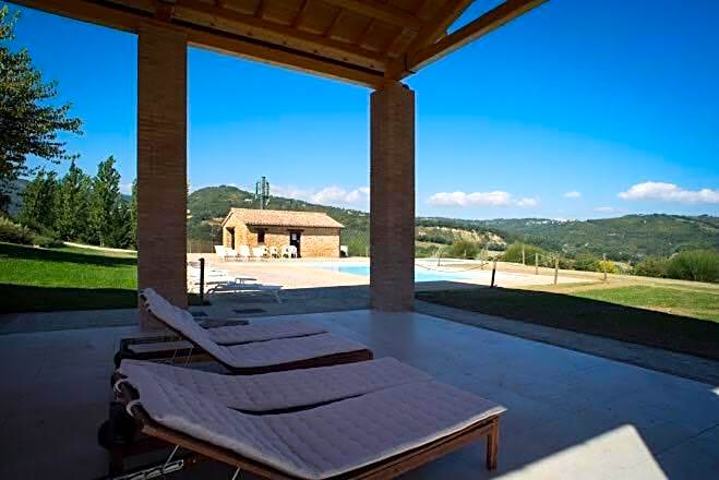 Amico Country House