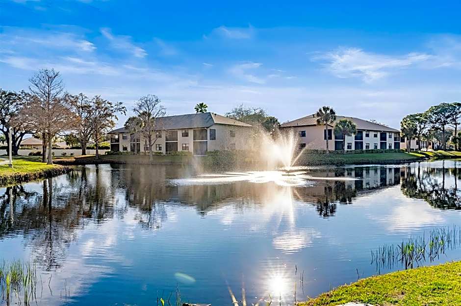 Spacious Shorewalk 2B-2B Condo near Anna Maria Island, Beaches & IMG Academy