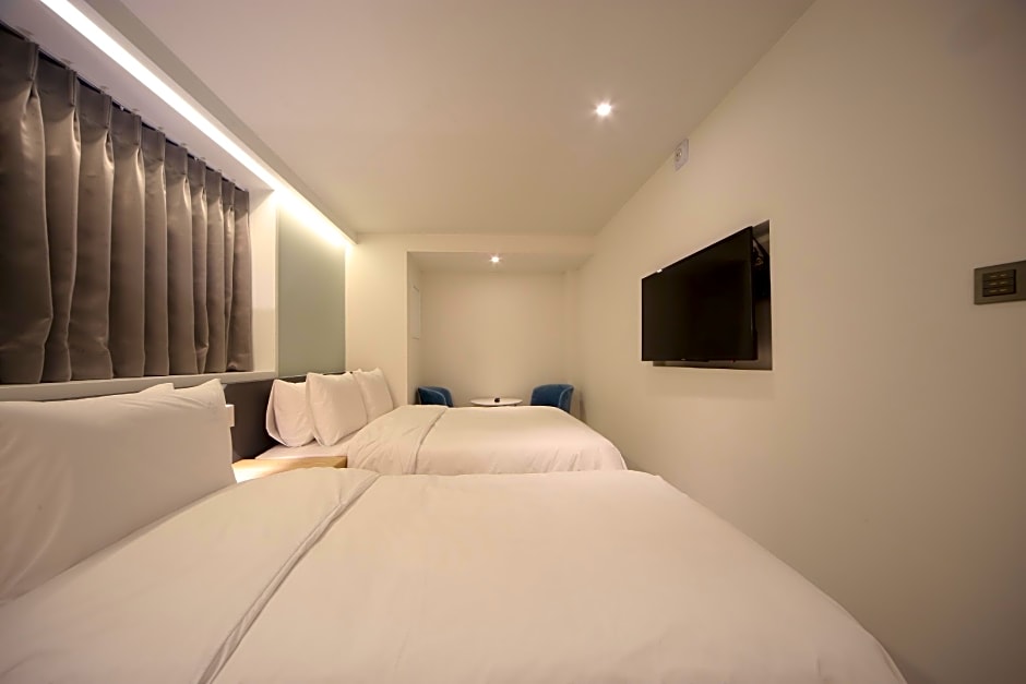 Busan Seomyeon Business Hotel J7                                                                