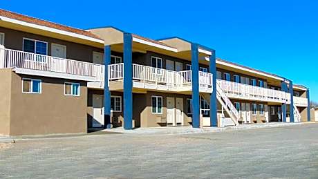 Corcoran Country Inn