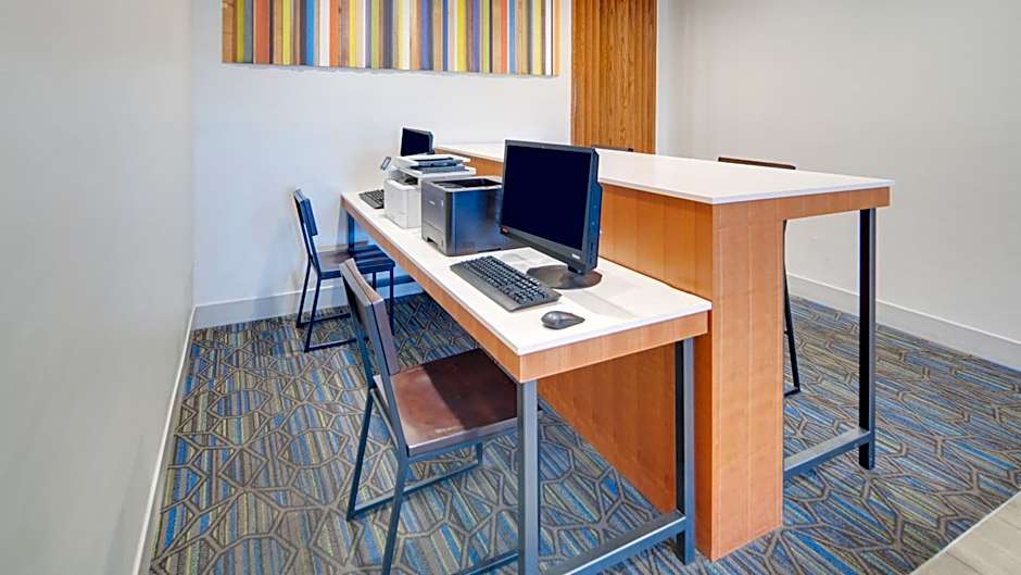Holiday Inn Express Hotel & Suites Dinuba West By IHG