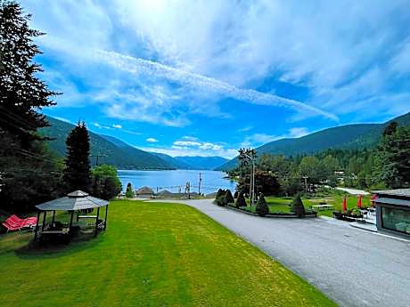 Kokanee Glacier Resort