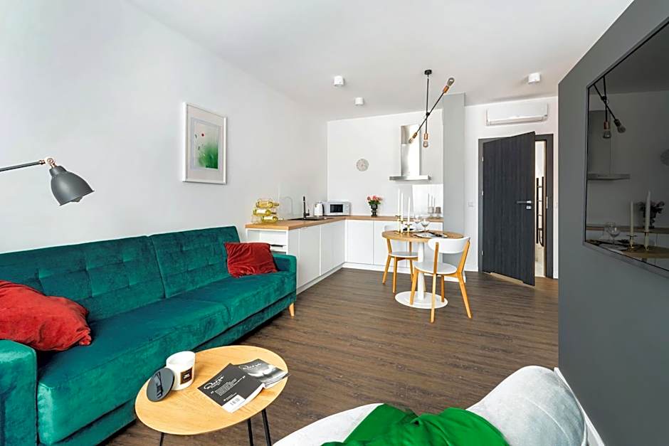 Apart House, Tylna 20