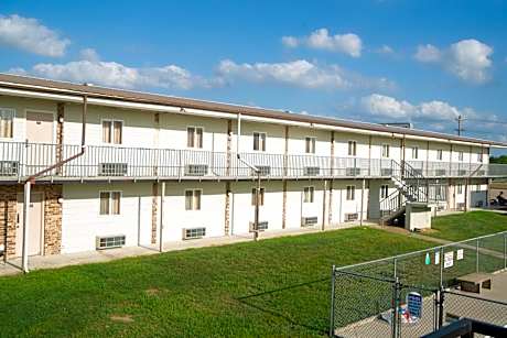 Marshall Lodge By OYO Hwy 65