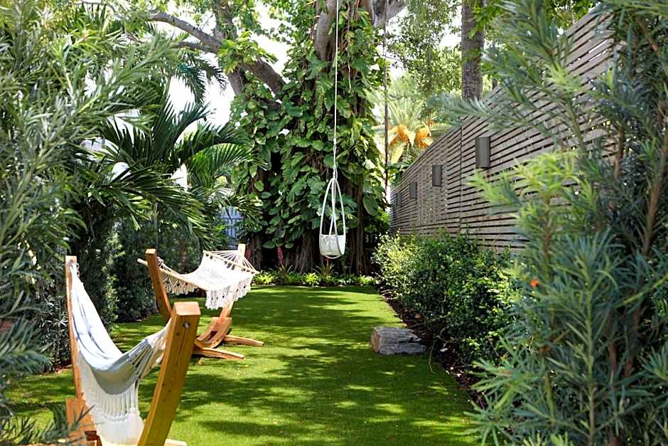 Lighthouse Hotel - Key West Historic Inns