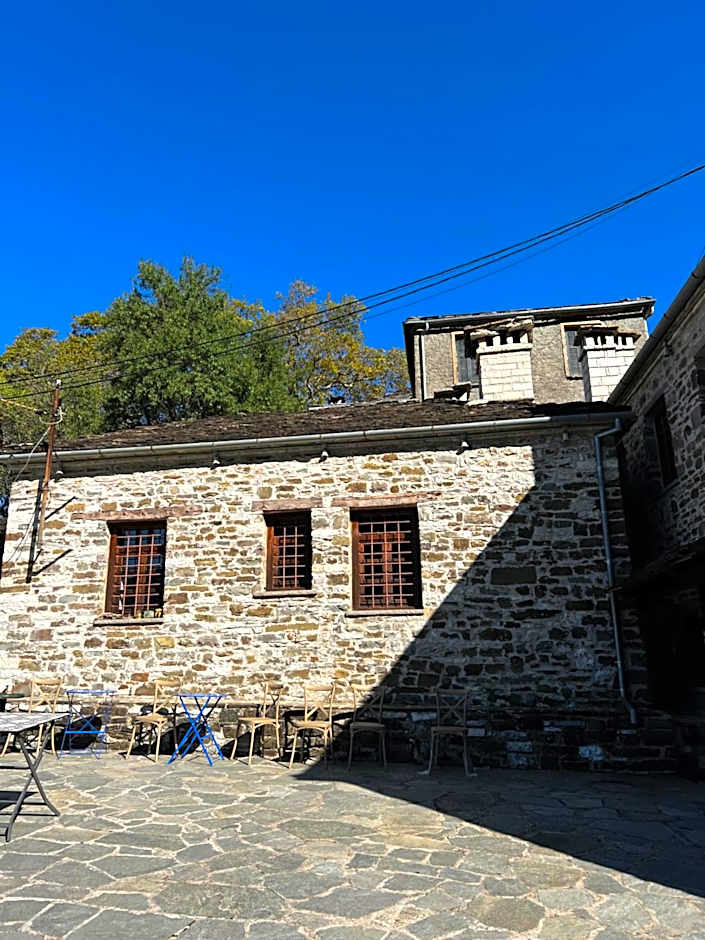 Ikojenia Traditional Lodge