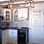 COUPLES GETAWAY, HONEYMOON SWEET, Perfectly Cozy Beach Front Condo with kitchen, pool, free parking,CHECK-IN AT DOOR