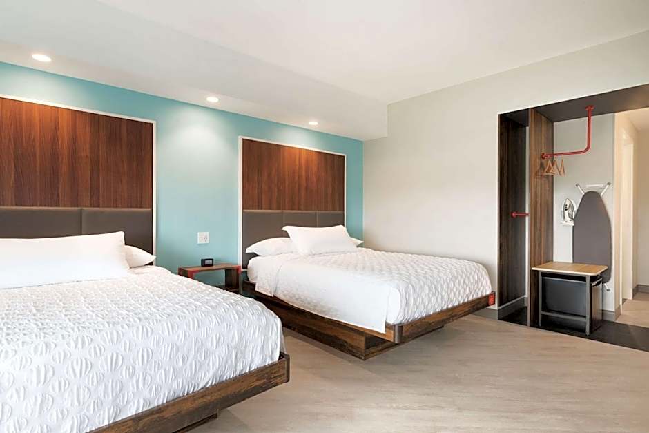 Tru by Hilton Lancaster East PA