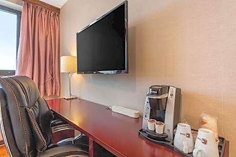 King Room with City View - Non-Smoking