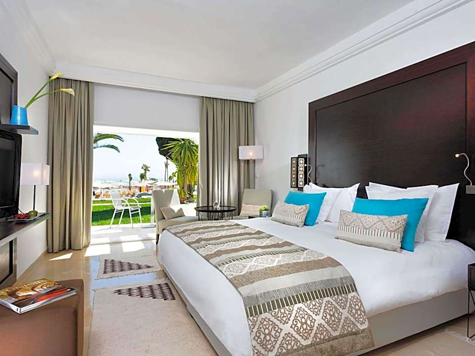 Photo 1 of 2 of Superior 1 King Bed, Sea View