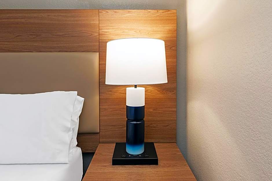 Candlewood Suites Topeka Hotel By IHG